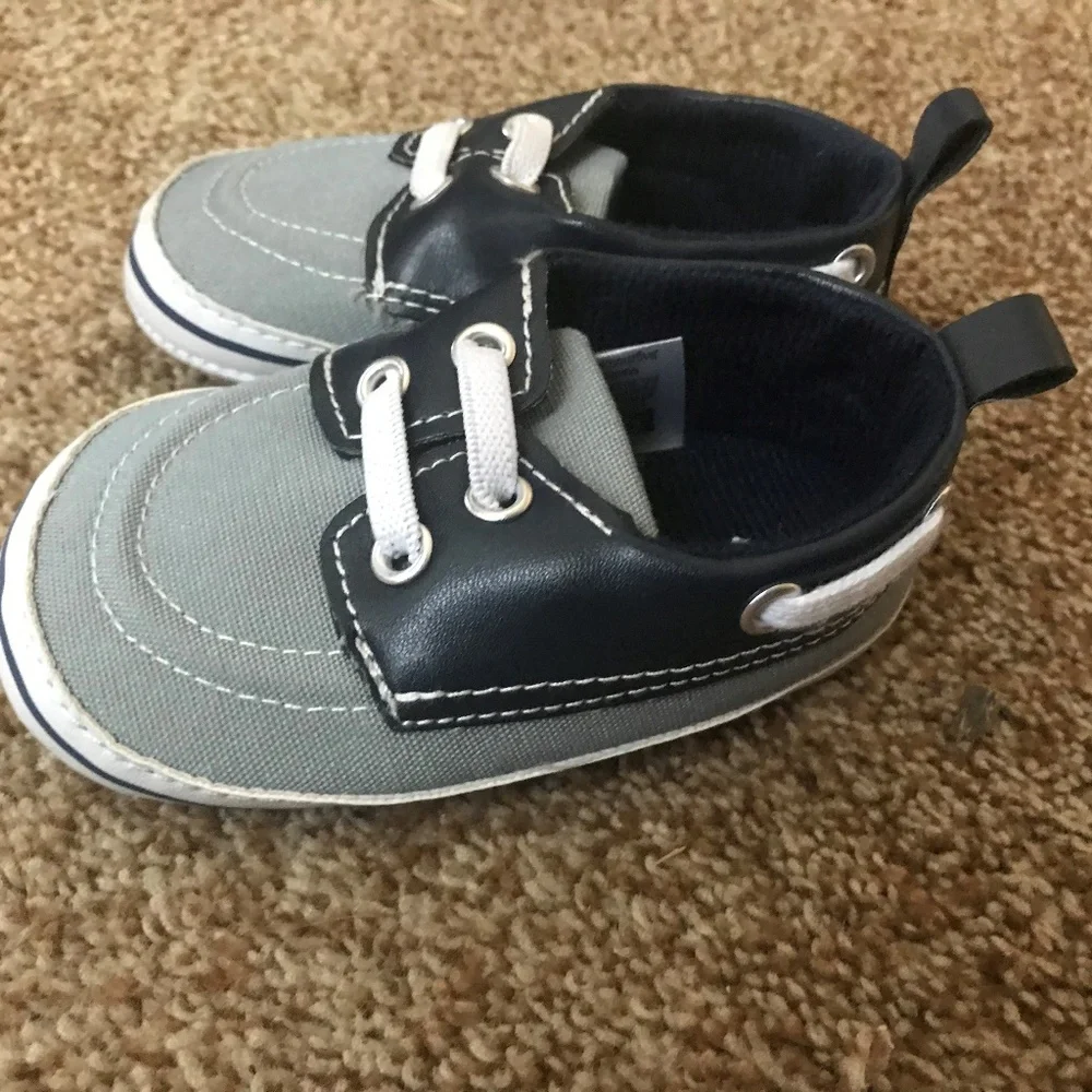 HB baby shoes 12-18M
